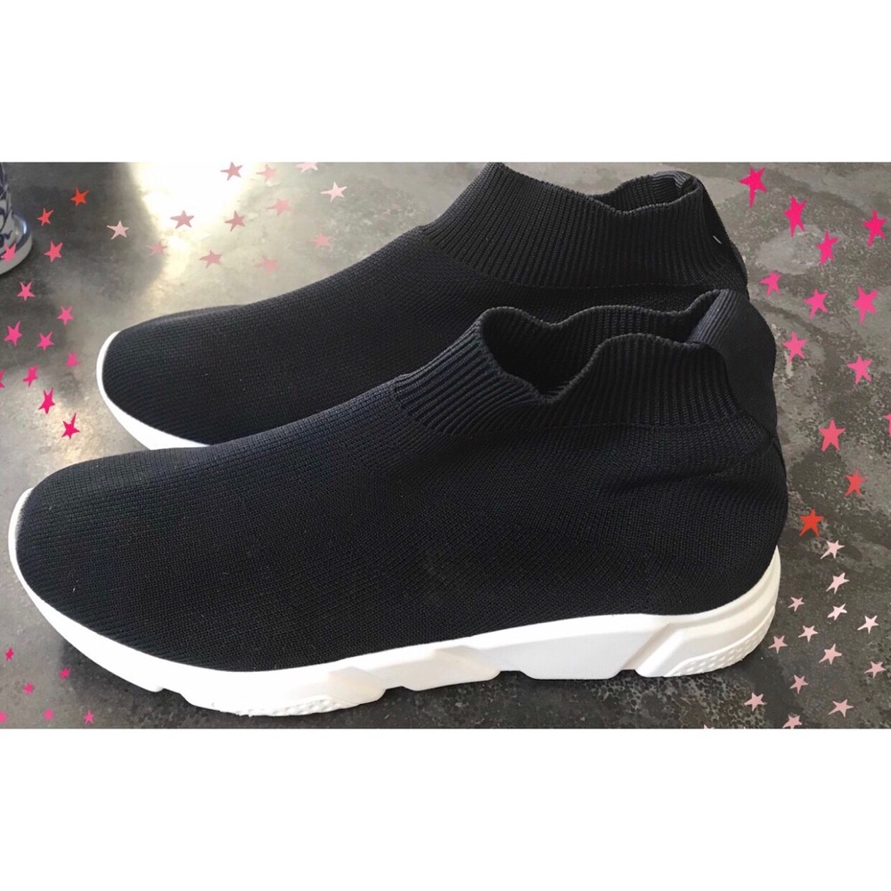 STEVE MADDEN Knit Sneakers ONLY WORN ONCE